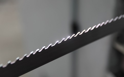 许昌双金属带锯条产生切削噪音的原因具体有哪些？